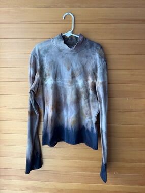 Women's Long Sleeve Mock Neck Tie-Dye Tee in Muted Neutrals